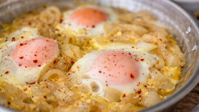 Ekmek Banmalık: Yumurtalı Soğan Kavurması