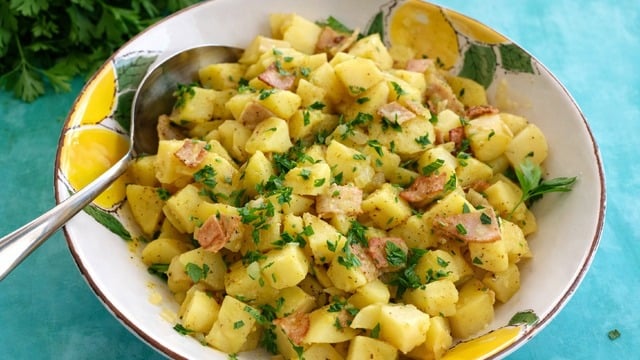 Berlin'den Geldi: Alman Usülü Patates Salatası