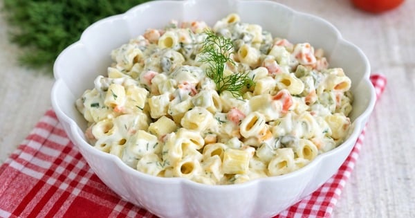 yogurtlu-makarna-salatasi-tarifi
