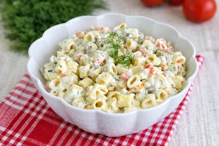 yogurtlu-makarna-salatasi-tarifi