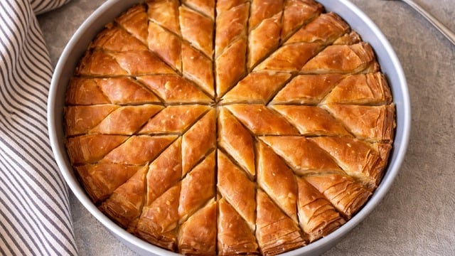 Annenizin Tarifi: Cevizli Pratik Ev Baklavası