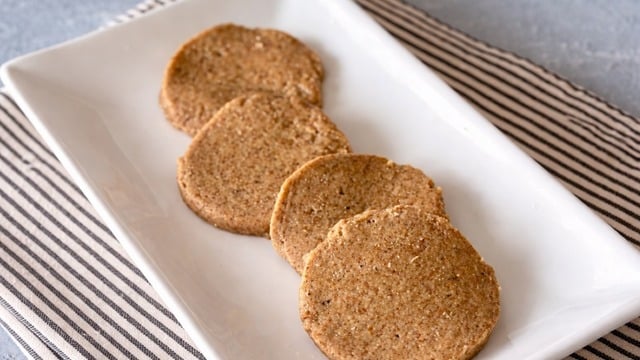 Bir Tatlı Datça Havası: Ev Yapımı Badem Ezmesi (Marzipan)