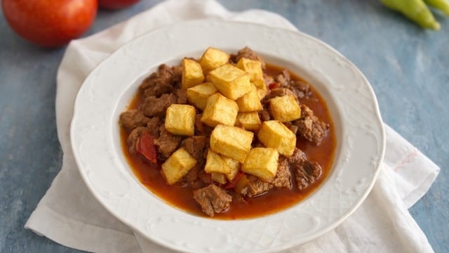 Lezzeti Suyunda: Lokanta Usulü Tas Kebabı