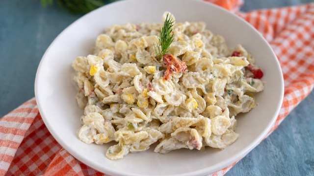 Patlıcan Çok Yakıştı: Közlü Makarna Salatası