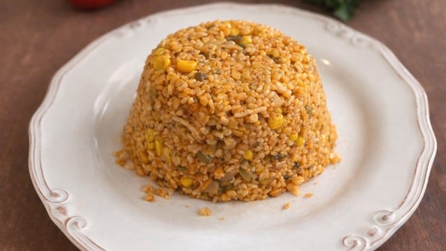 Şehriyesi de Var: Mısırlı Bulgur Pilavı