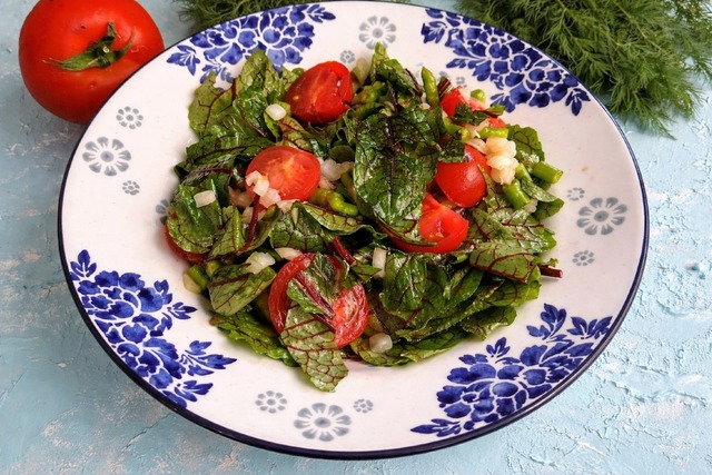 Kuzu Kulağı Salatası Tarifi