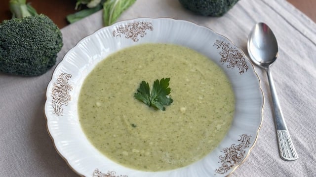 Kremasız Çorba: Brokoli Karnabahar Çorbası