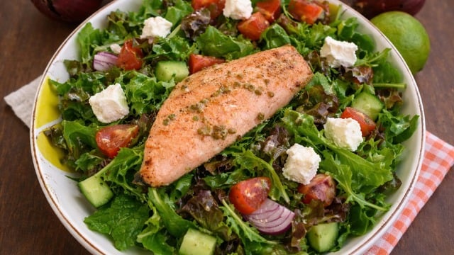 Nefis Sosuyla: Somonlu Salata