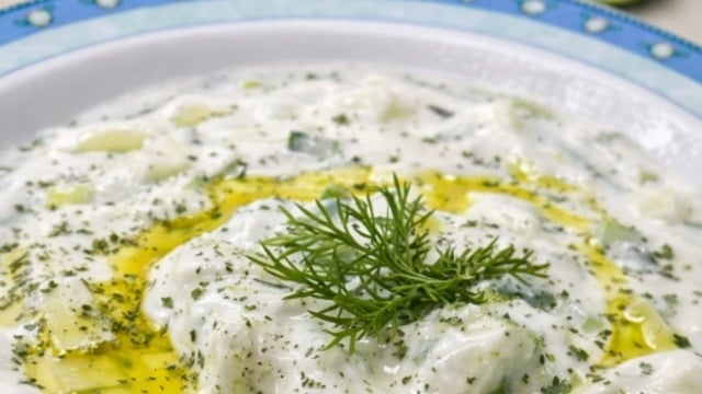 Ferahlatan Lezzet: Yeşil Elmalı Salatalık Mezesi