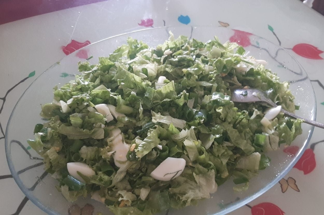 Ümit'in Tarifi: Yumurtalı Yeşil Salata