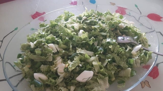 Ümit'in Tarifi: Yumurtalı Yeşil Salata