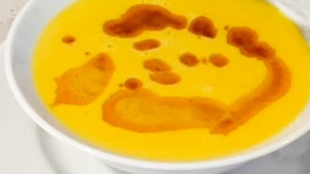 İç Isıtan: Tam Kıvamında Zerdeçallı Mercimek Çorbası