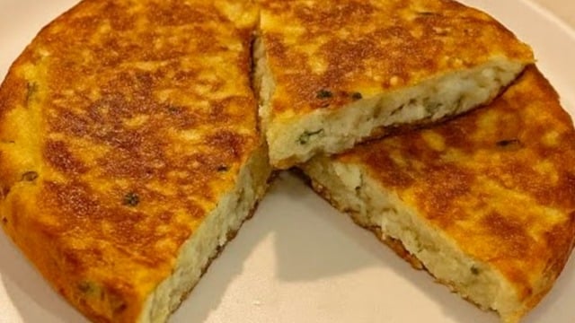 Ev Usulü: Bayat Ekmeklerden Peynirli Börek