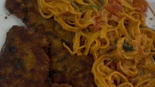 Tek Tavada: Domatesli Ispanaklı Tagliatelle Makarna