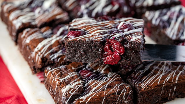 Tam Ölçülü: Vişneli Browni