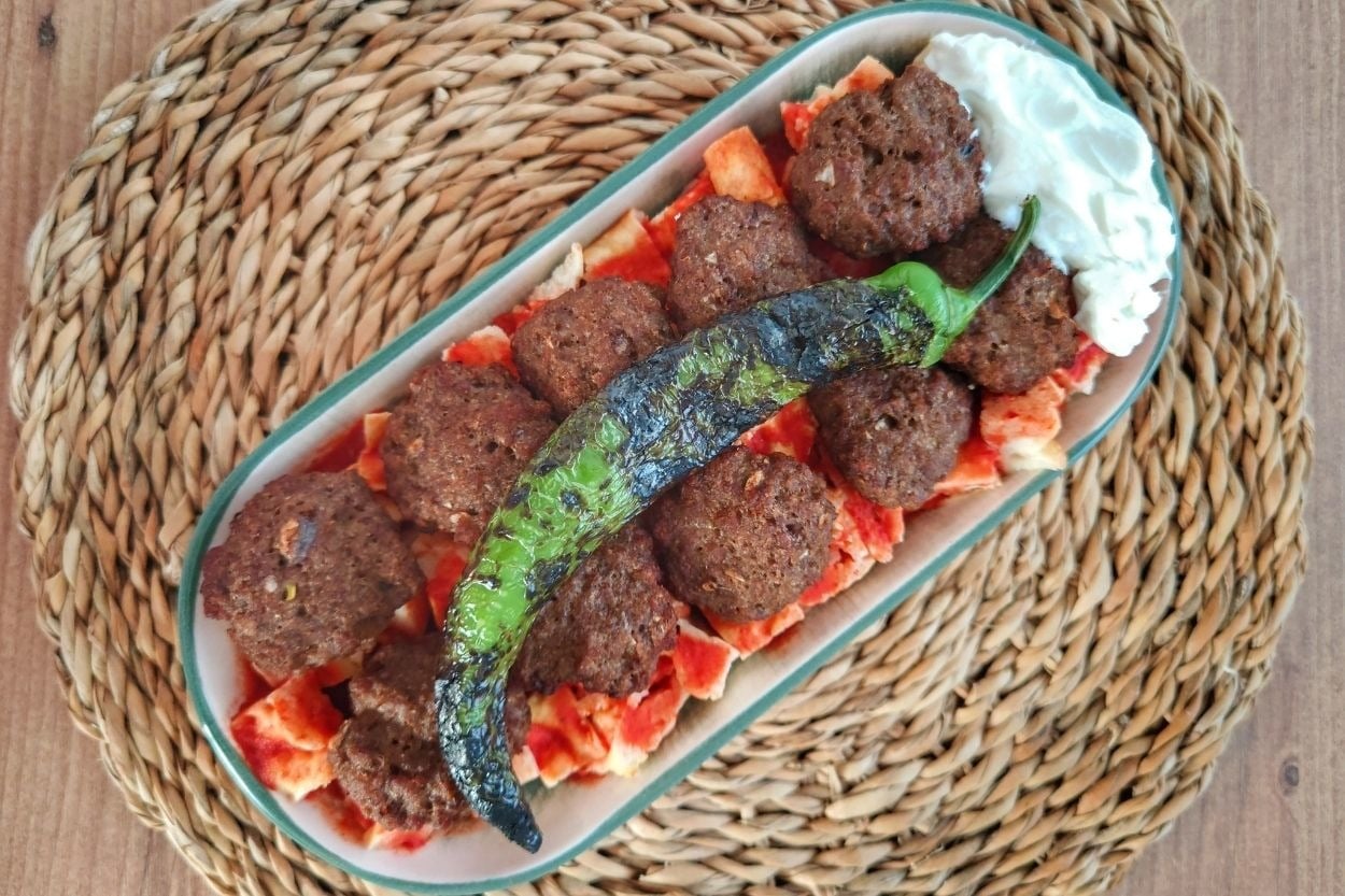 Gözde'nin Tarifi: Ev Yapımı Pideli Köfte
