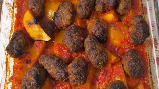 Özlem'in Tarifi: Fırında İzmir Köfte