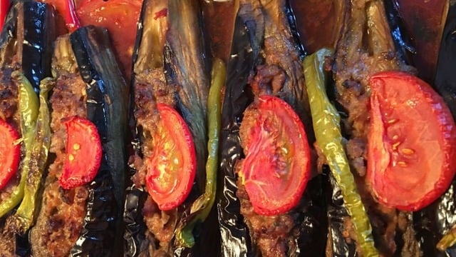 Yağmur'un Tarifi: Bol Kıymalı Karnıyarık