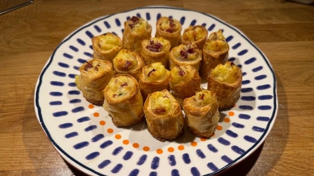Merve'nin Tarifi: Patatesli Pastırmalı Rulo Börek