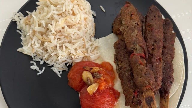 Emir'in Tarifi: Ev Usulü Şişte Kebap