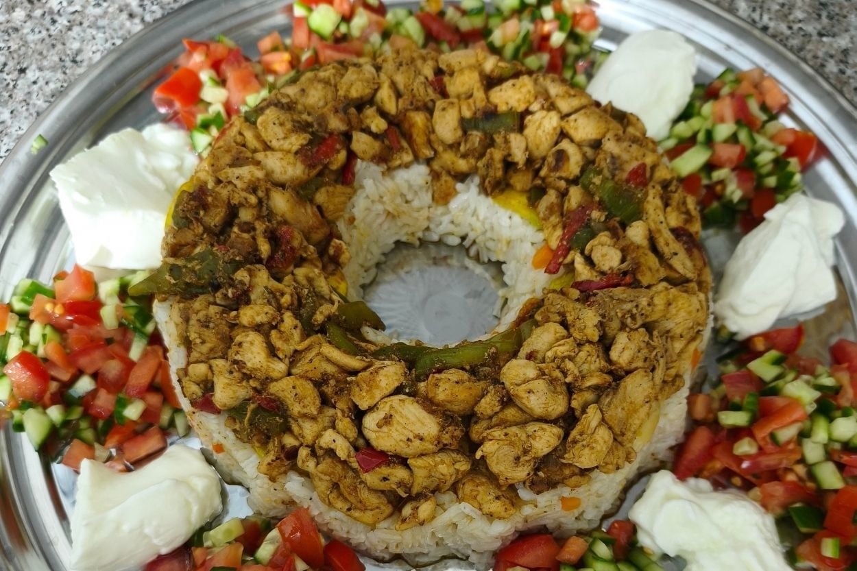 Şahadet'in Tarifi: Tavuklu Maklube