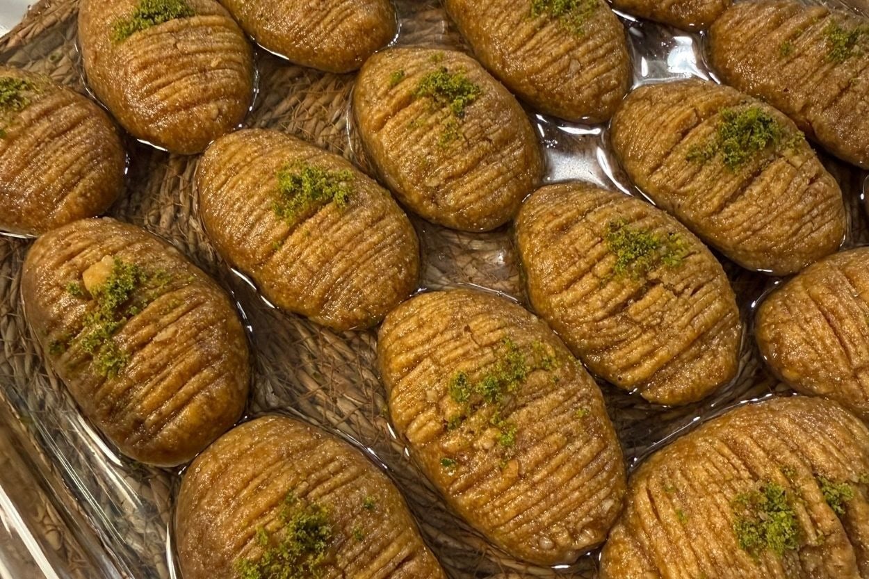 Kıyır Kıyır: Baklava Tadında İrmik Tatlısı 