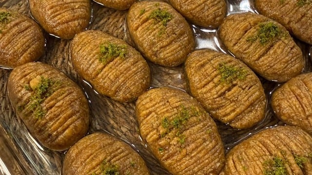 Kıyır Kıyır: Baklava Tadında İrmik Tatlısı 
