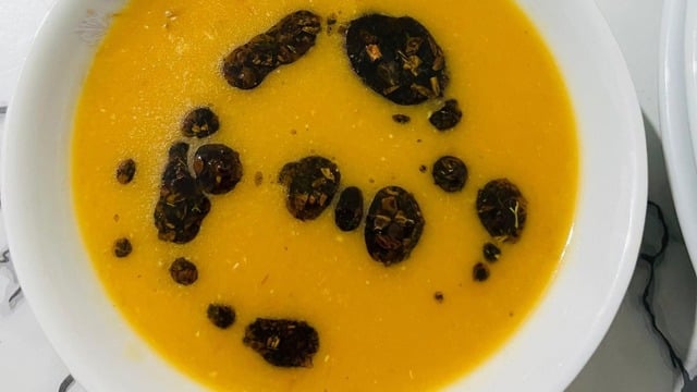 Menşure'nin Tarifi: Lokanta Usulü Kırmızı Mercimek Çorbası