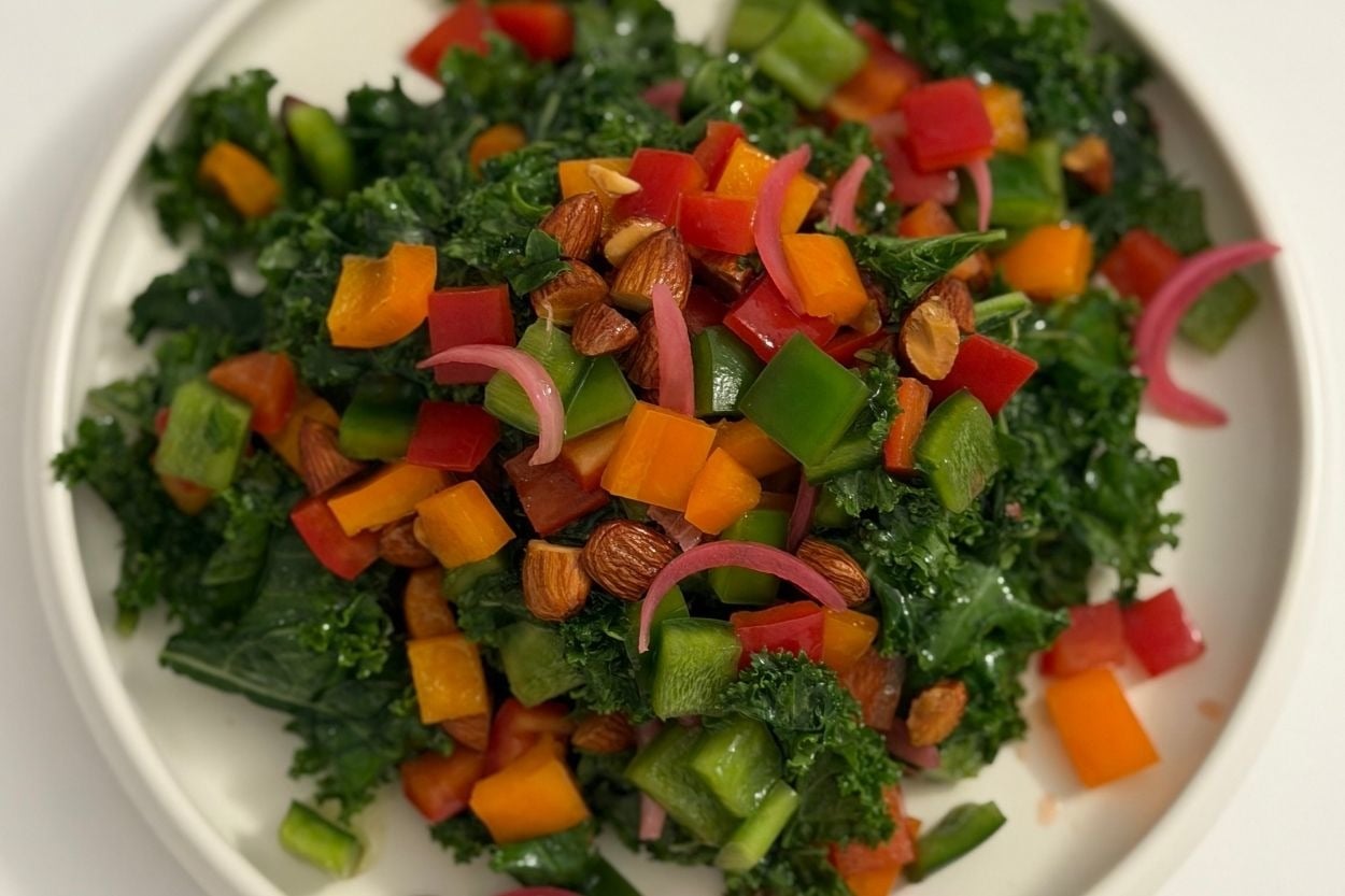 Rengarenk: Kale Otlu Salata