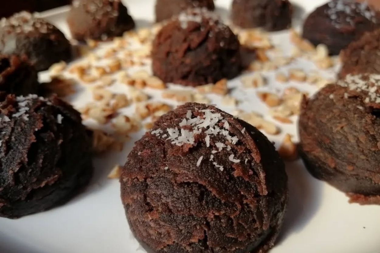 Reyhan'ın Tarifi: Brownie Tadında Un Helvası