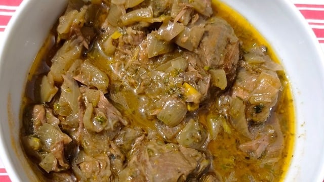 Özlem'in Tarifi: Soğanlı Et Yemeği
