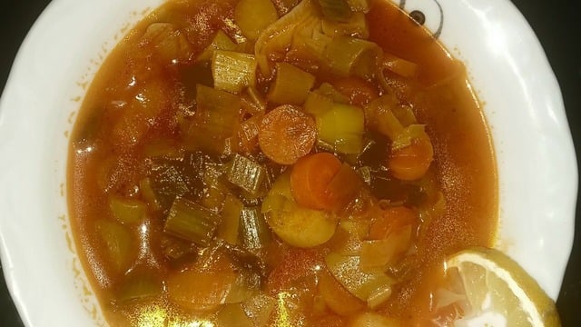 Cansu'nun Tarifi: Zeytinyağlı Havuçlu Pırasa Yemeği
