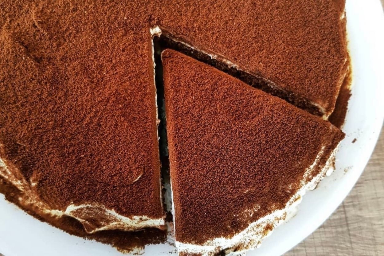 Ev Usulü: Pasta Kekinden Pratik Tiramisu