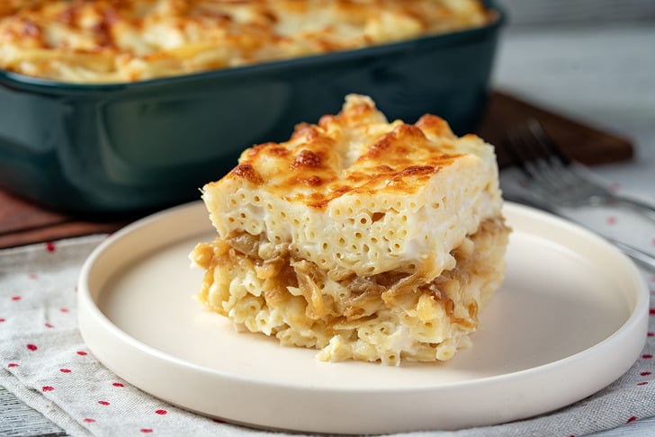 karamelize-soganli-firin-makarna-tarifi