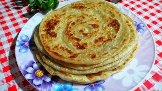 Reyhan'ın Tarifi: Tavada Yağlı Katmer
