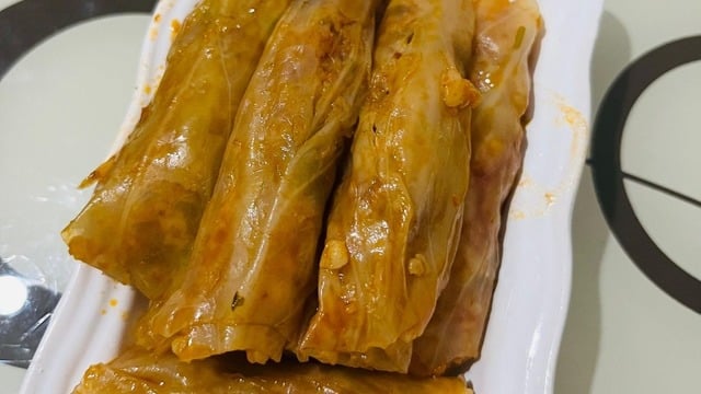 Menşure'nin Tarifi: Sarımsaklı Zeytinyağlı Lahana Sarması