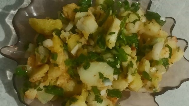 Cansu'nun Tarifi: Maydanozlu Patates Salatası