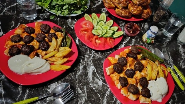 Eliz'in Tarifi: Evde Köfteli İskender