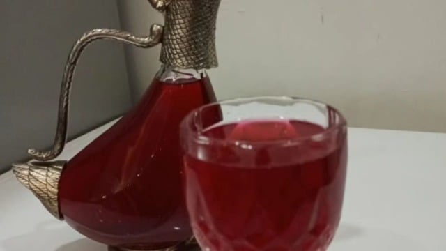 Eliz'in Tarifi: Geleneksel Reyhan Şerbeti