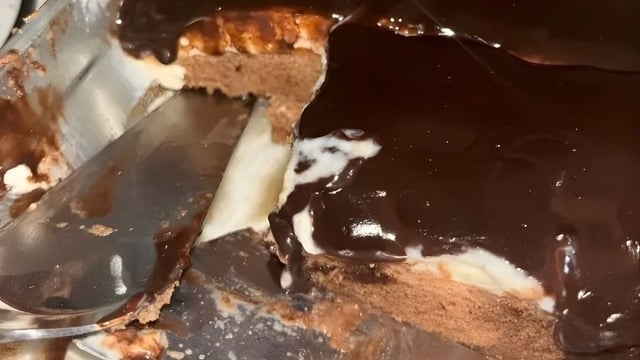 Özlem'in Tarifi: Büyük Borcamda Ağlayan Pasta