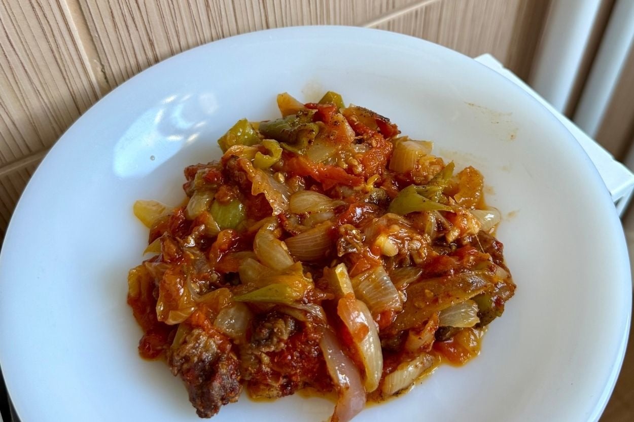 Esra'nın Tarifi: Soğanlı Biberli Et Sote