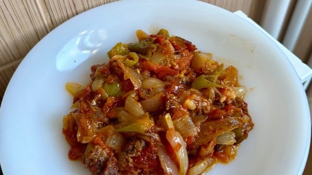 Esra'nın Tarifi: Soğanlı Biberli Et Sote