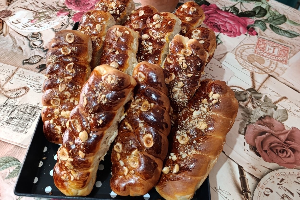 Eliz'in Tarifi: Ev Yapımı Paskalya Çöreği