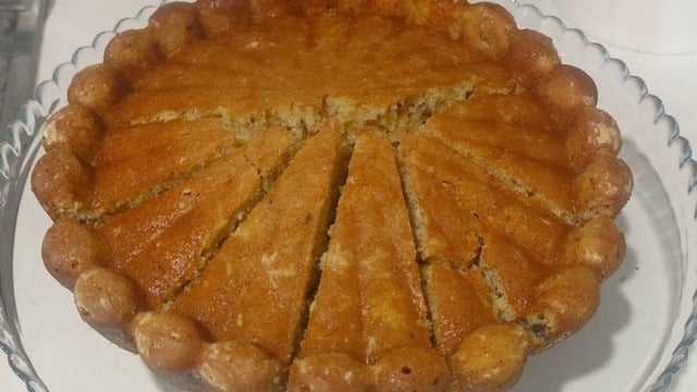 Esma'nın Tarifi: Kuş Üzümlü Kek