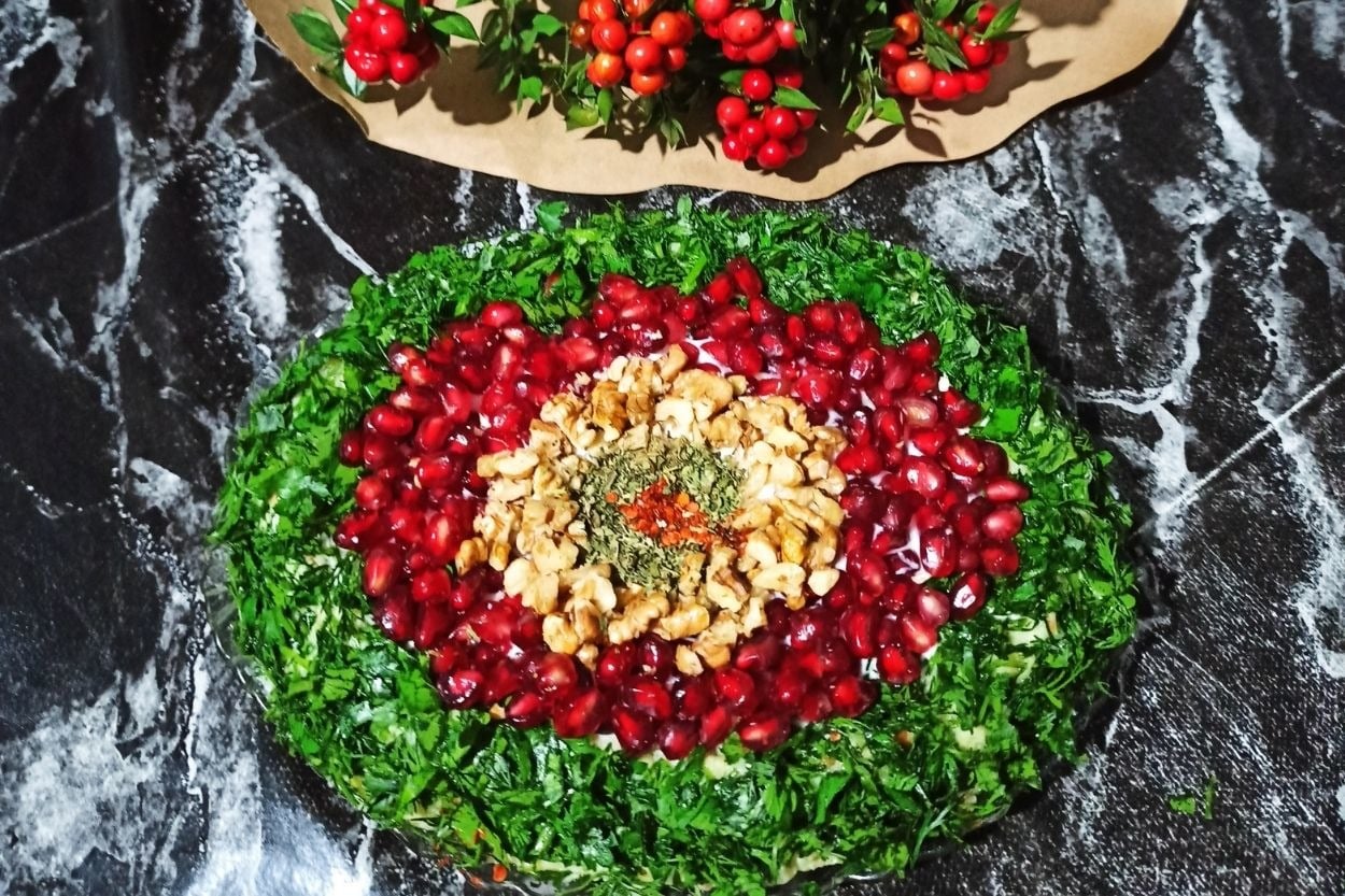 Eliz'in Tarifi: Patates Yatağında Salata