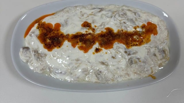 Şeyma'nın Tarifi: Köz Patlıcanlı Sarımsaklı Yoğurt