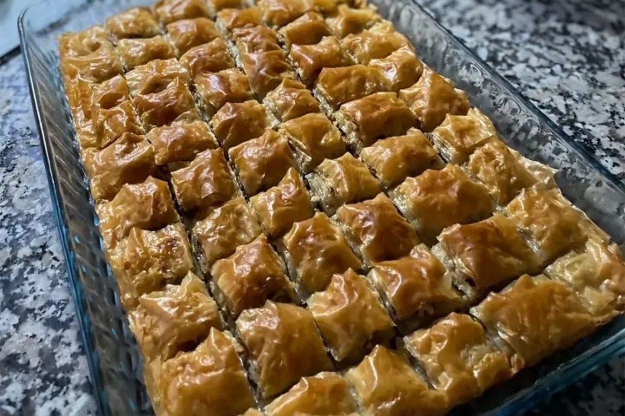 Özlem'in Tarifi: Cevizli Ev Yapımı Baklava