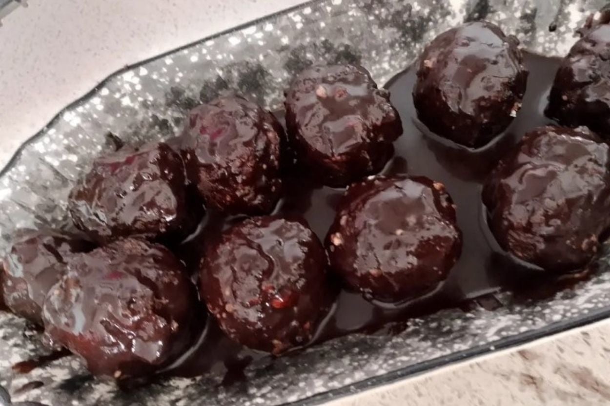 Özlem'in Tarifi: Çikolata Soslu Lokma