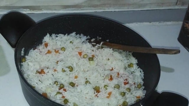 Esma'nın Tarifi: Bezelyeli Tane Tane Pilav