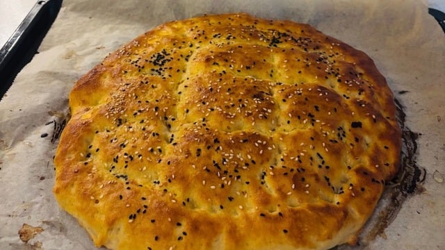 Altın Sarısı: Ev Yapımı Nefis Ramazan Pidesi